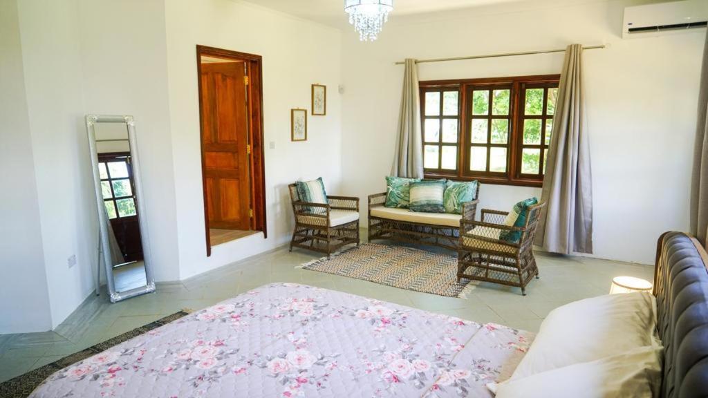 Ogumka, Self Catering , Beoliere, Mahe Hotel Victoria Exterior foto